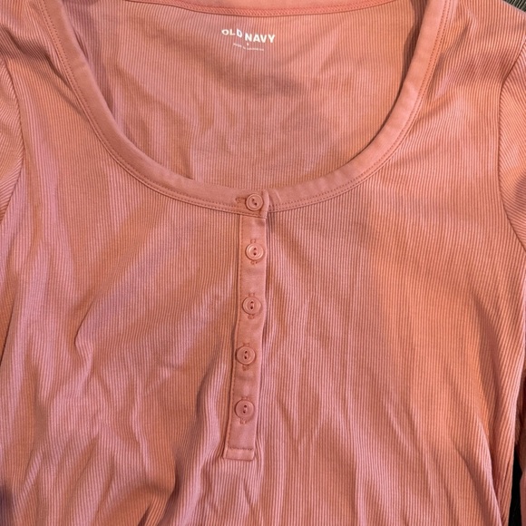 Old Navy Women's Coral Buttoned Long Sleeve Top - Picture 2 of 2